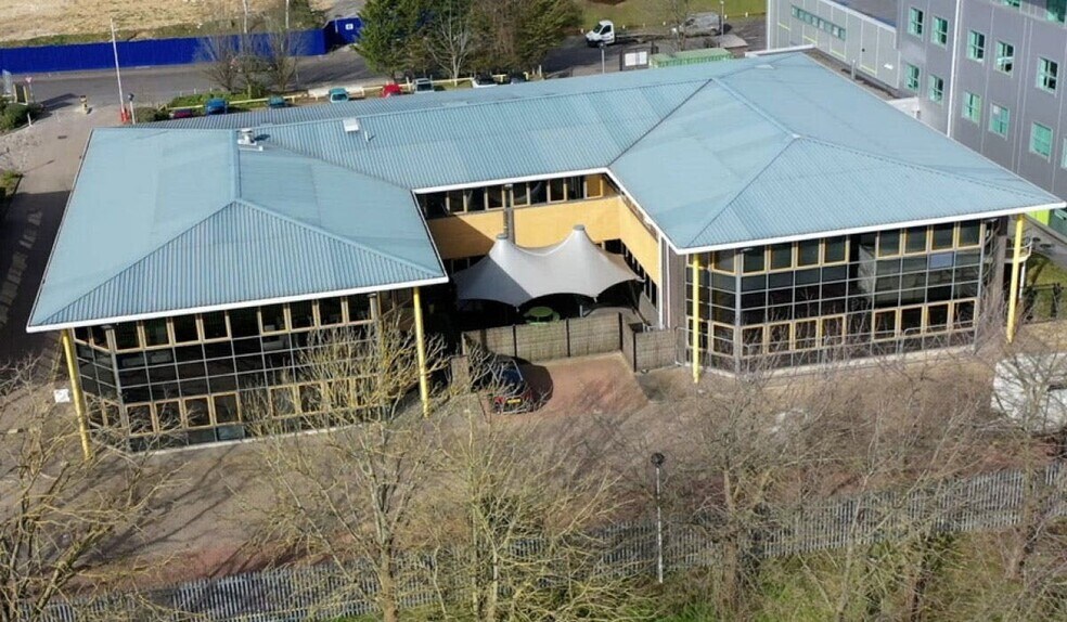 Rhodes Way, Watford à louer - Photo du bâtiment - Image 1 de 2