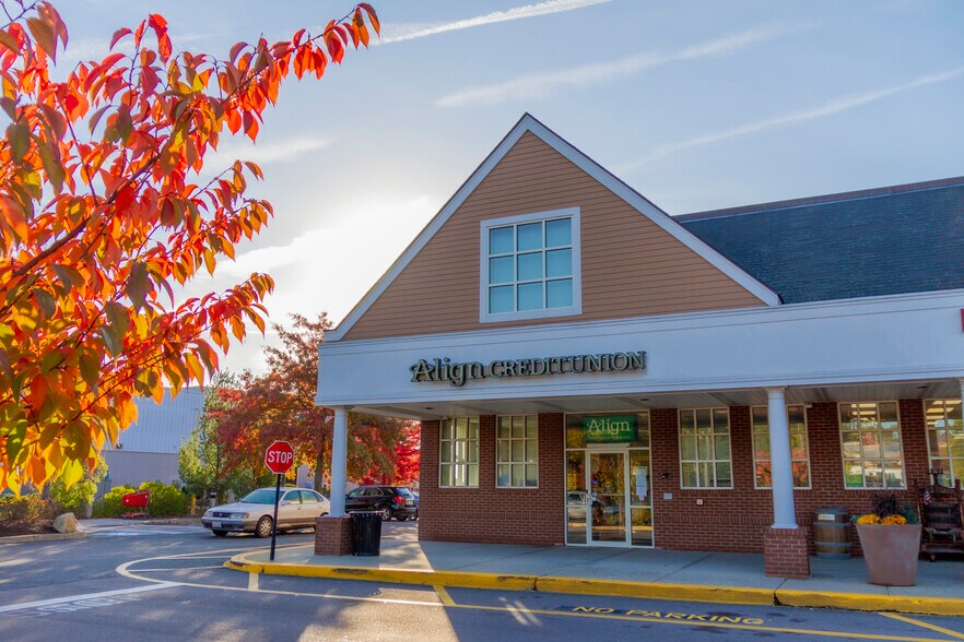 235 Old Connecticut Path, Framingham, MA à louer - Photo du bâtiment - Image 2 de 2