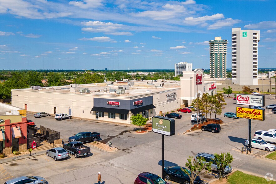 3301-3321 Northwest Expy, Oklahoma City, OK à louer - Photo du bâtiment - Image 3 de 9