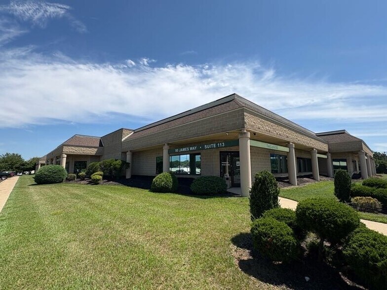 95 James Way, Southampton, PA à louer - Photo du bâtiment - Image 3 de 37