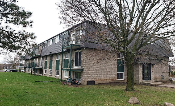 294 Conacher Dr, Kingston, ON à vendre - Photo principale - Image 1 de 1