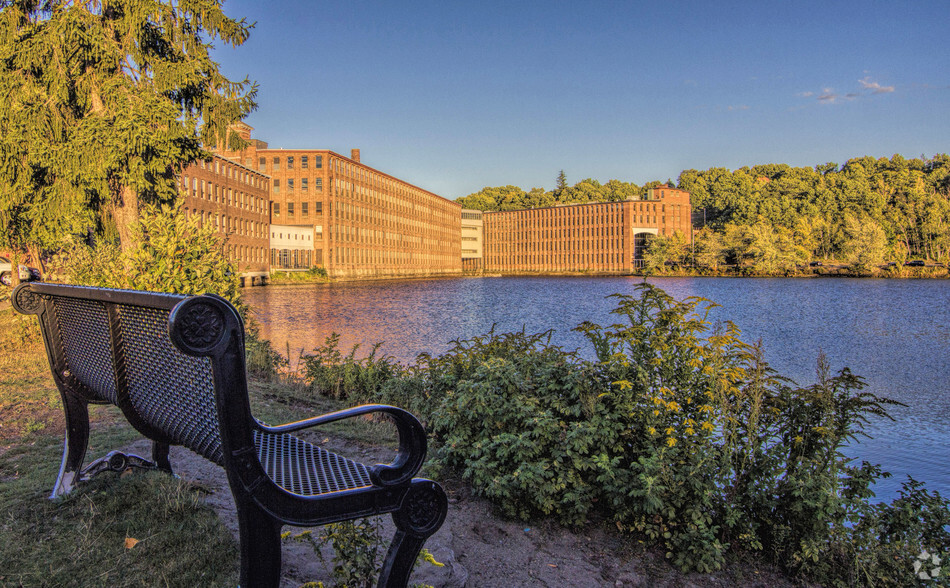 5 Mill St, Maynard, MA à louer - Photo du bâtiment - Image 2 de 6