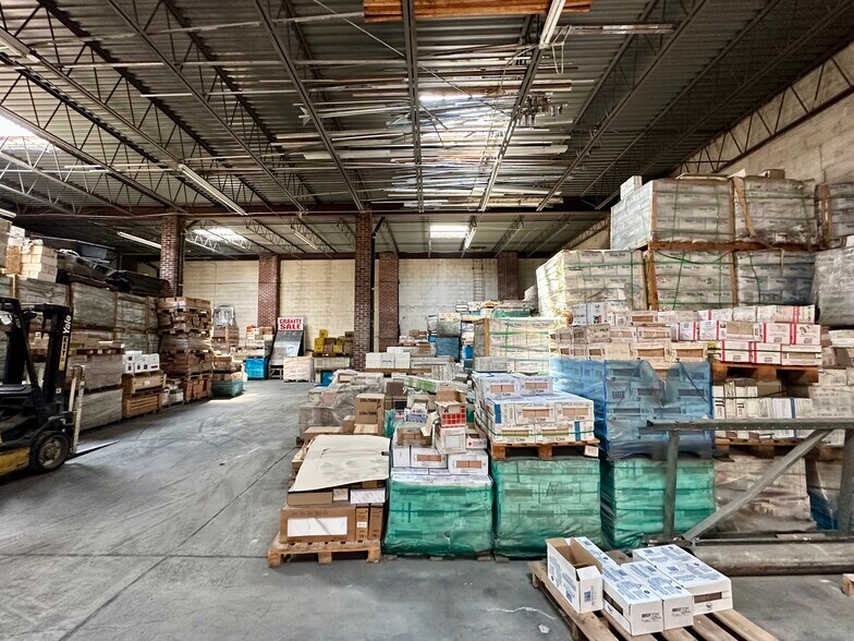 51-23 Northern Blvd, Woodside, NY à louer - Photo du bâtiment - Image 2 de 11