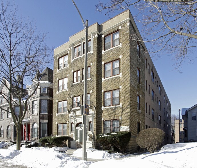 923 N 14th St, Milwaukee, WI for sale - Primary Photo - Image 1 of 2