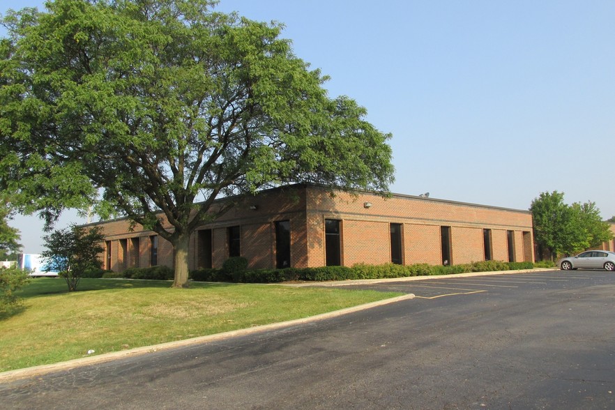 1200-1258 Remington Rd, Schaumburg, IL for lease - Primary Photo - Image 1 of 4