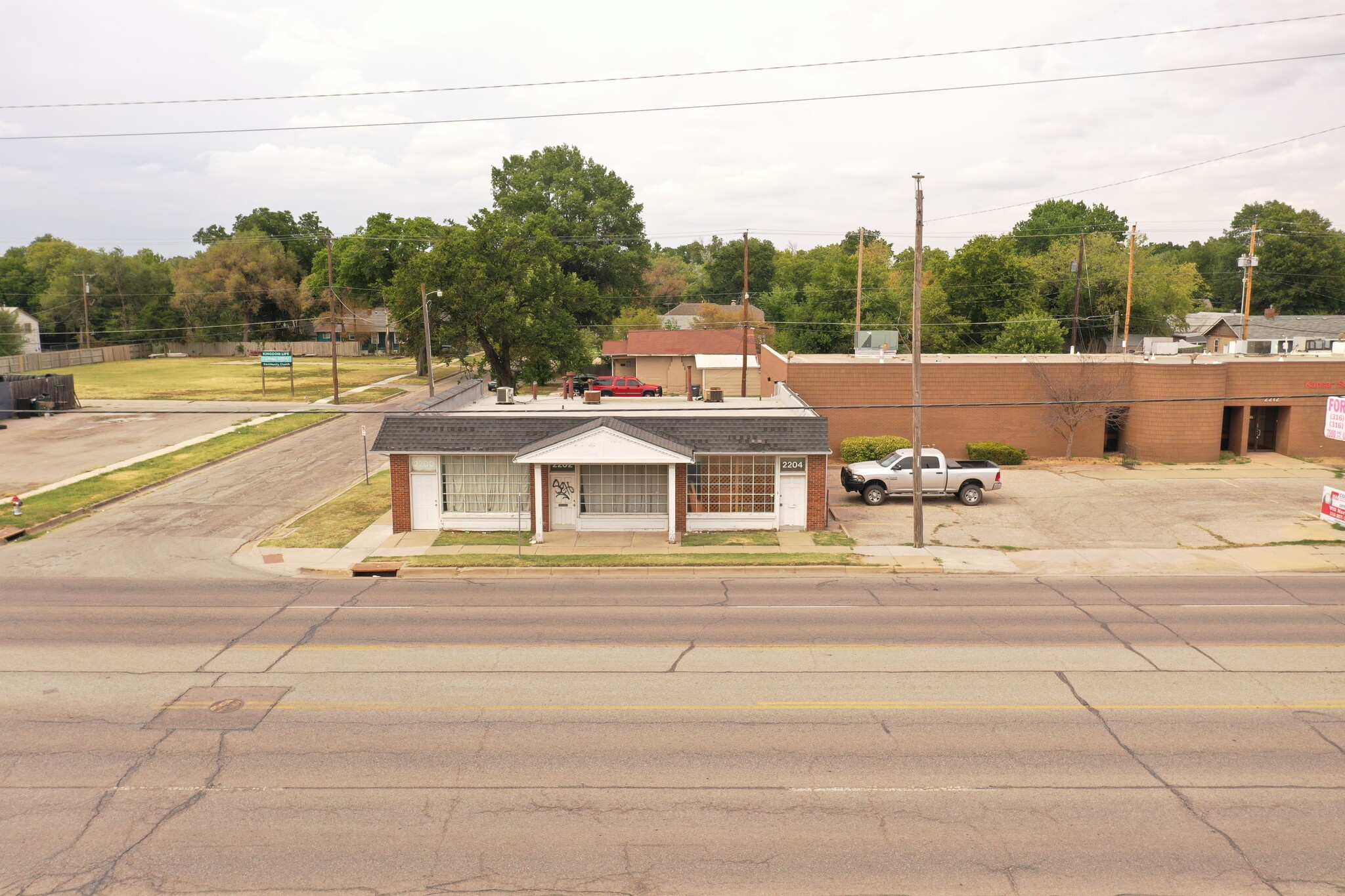 2200-2204 E Central Ave, Wichita, KS à vendre Photo du b timent- Image 1 de 1