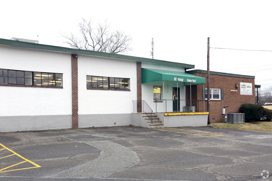 305 Island Rd, Mahwah, NJ à louer - Photo du bâtiment - Image 3 de 3