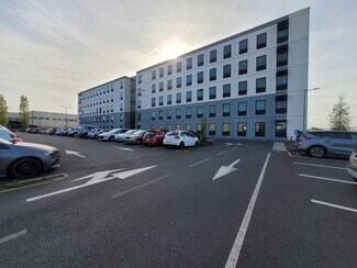More details for 16 Rue De L'Equerre, SAINT-OUEN-L'AUMONE - Office for Lease
