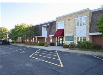 606 Roosevelt Rd, Saint Cloud, MN à louer - Photo du bâtiment - Image 1 de 8