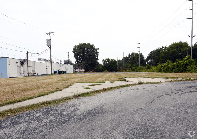 5060 Monroe St, Toledo, OH for sale - Primary Photo - Image 1 of 1