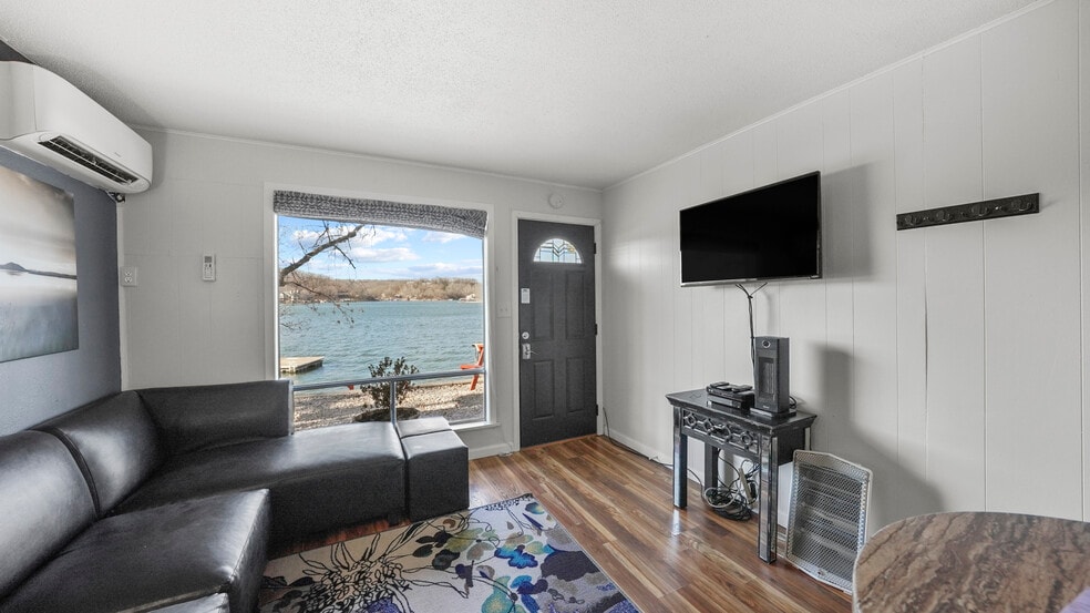 91 Breeze Dr, Camdenton, MO for sale - Building Photo - Image 2 of 40