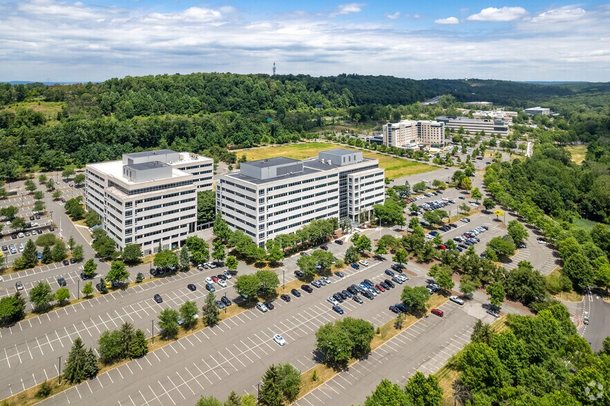 300 Connell Dr, Berkeley Heights, NJ à louer - Aérien - Image 2 de 23