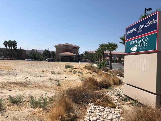 E Hospitality Ln, San Bernardino, CA à louer - Photo du bâtiment - Image 3 de 18