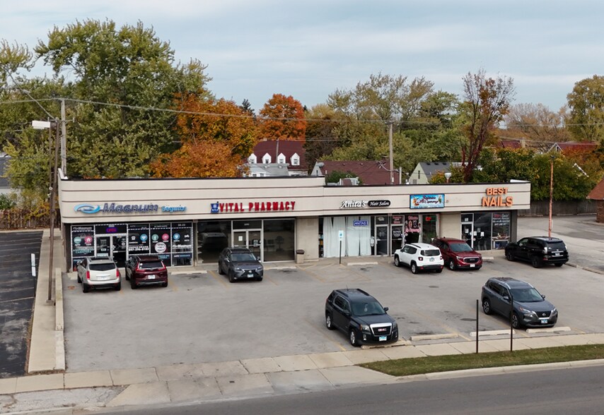 2304-2312 Grand Ave, Waukegan, IL à louer - Photo du bâtiment - Image 2 de 9