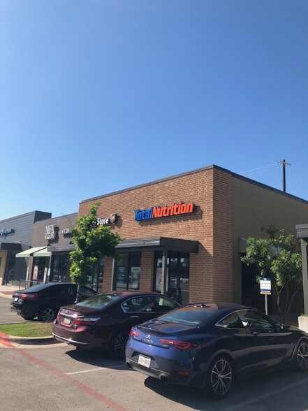 3310 W Braker Ln, Austin, TX à vendre - Photo du bâtiment - Image 2 de 4