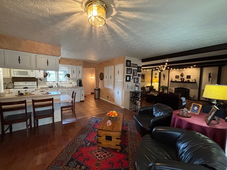 4608 Medina Rd, Copley, OH à vendre - Photo principale - Image 2 de 9