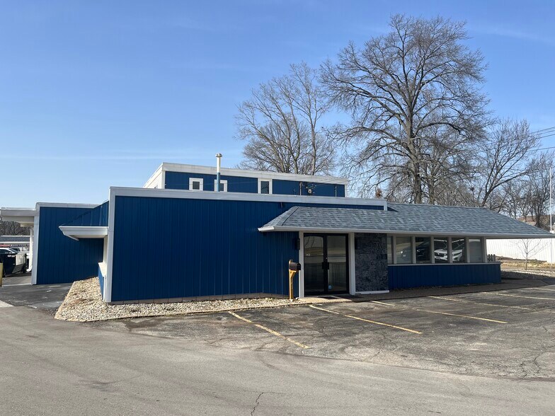 143-147 Grand Ave, Kirkwood, MO for sale - Primary Photo - Image 1 of 5