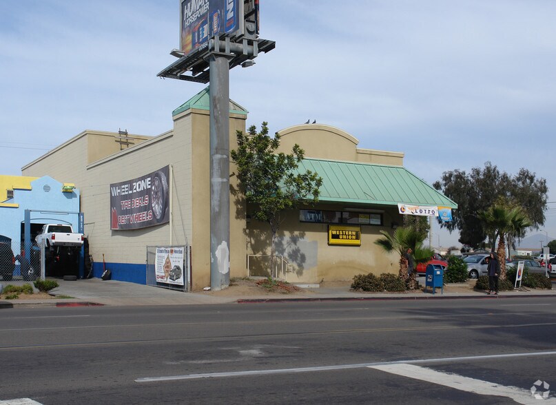 688 Hollister St, San Diego, CA à louer - Photo du bâtiment - Image 3 de 4