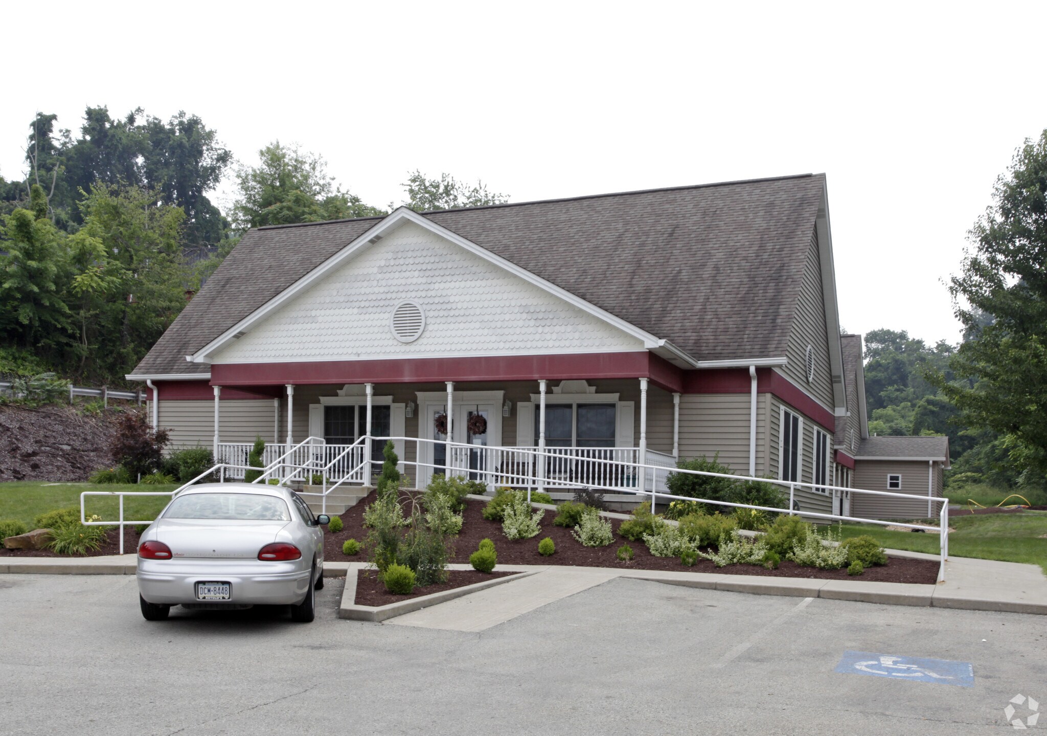 1275 Lincoln Ave, Charleroi, PA à vendre Photo principale- Image 1 de 4