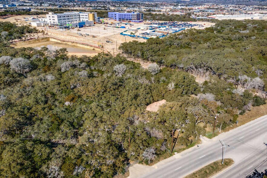 5215 Rogers Rd, San Antonio, TX à vendre - Photo du bâtiment - Image 3 de 7