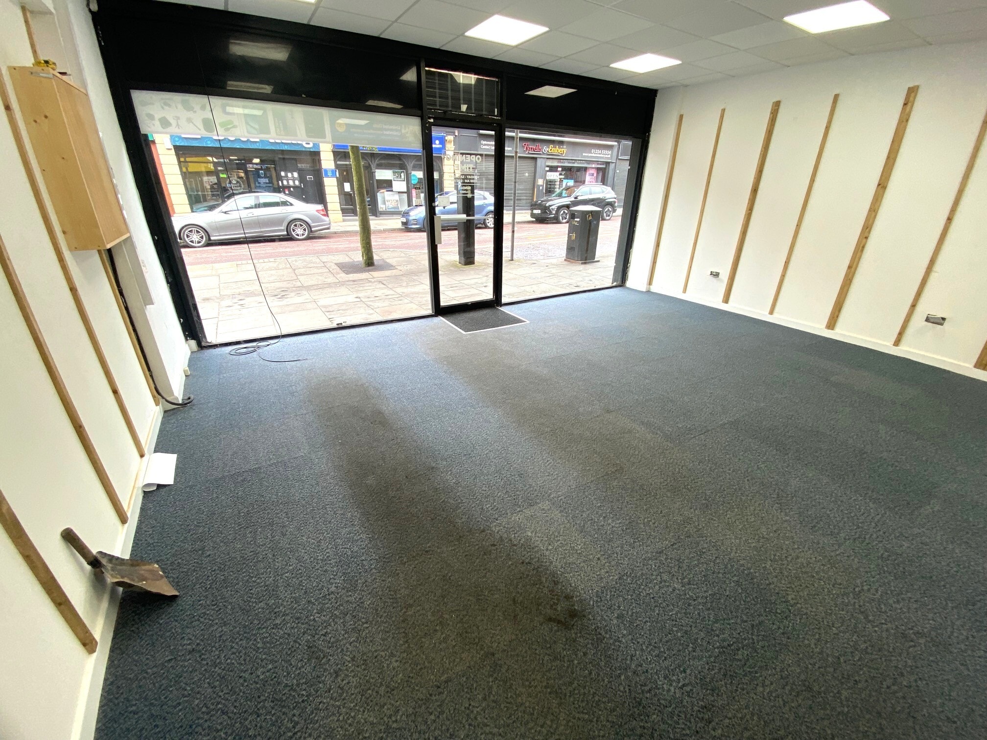 61 Darwen St, Blackburn for lease Interior Photo- Image 1 of 2