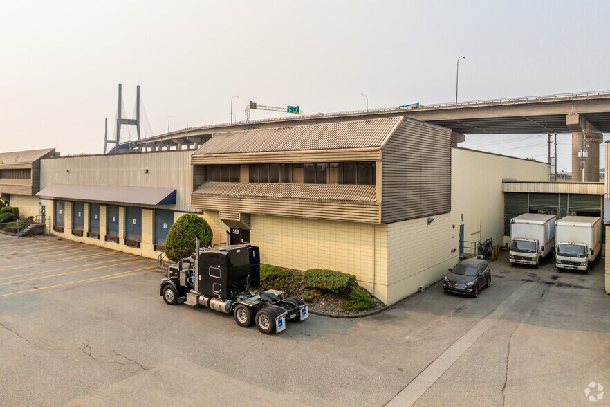 530-590 Chester Rd, Delta, BC à louer - Photo du bâtiment - Image 3 de 5