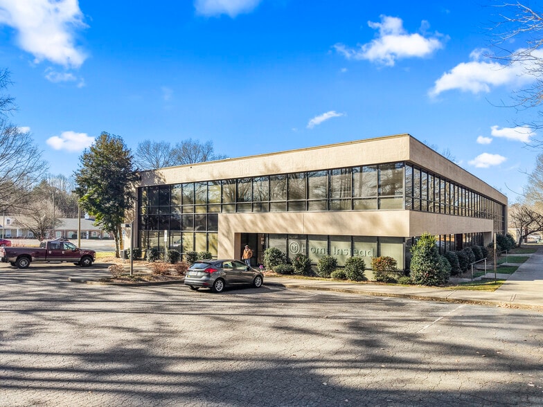8064 North Point Blvd, Winston-Salem, NC for lease - Building Photo - Image 3 of 4