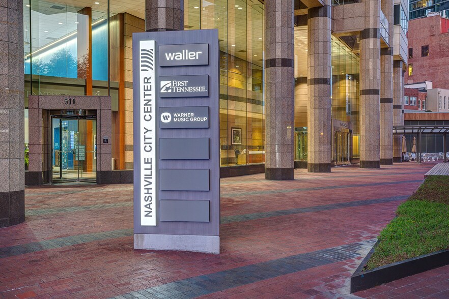 511 Union St, Nashville, TN à louer - Photo du bâtiment - Image 2 de 12