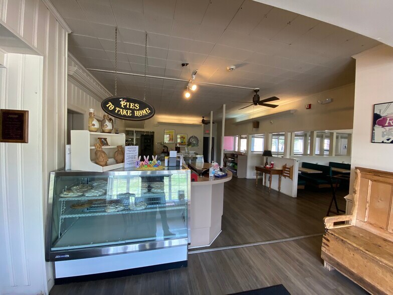 74 Rowe Rd, Staunton, VA à vendre - Photo intérieure - Image 3 de 16