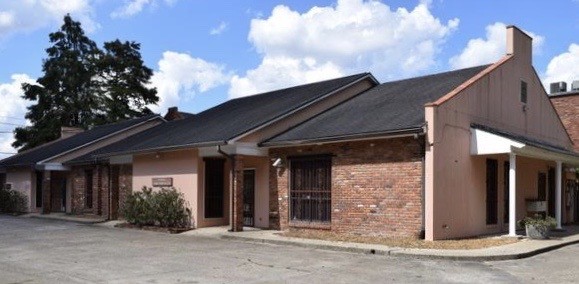 646 N Foster Dr, Baton Rouge, LA for lease - Building Photo - Image 1 of 16