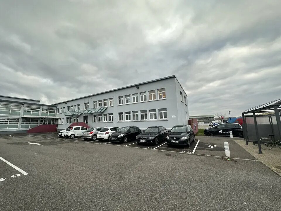 Bureau dans Entzheim à louer Photo du bâtiment- Image 1 de 3