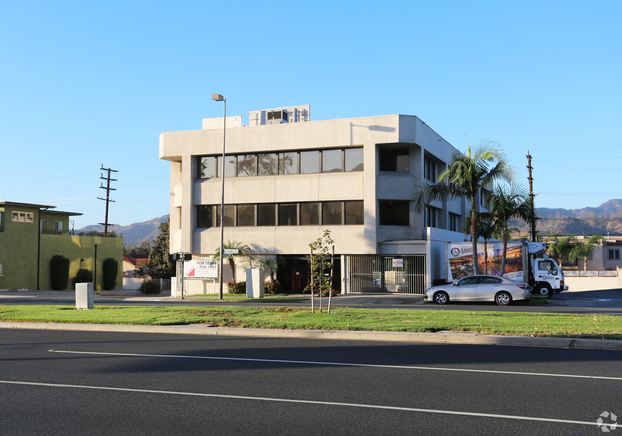 1314 W Glenoaks Blvd, Glendale, CA à louer Photo du bâtiment- Image 1 de 17
