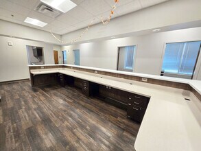 460 Northside Cherokee Blvd, Canton, GA for lease Interior Photo- Image 2 of 10