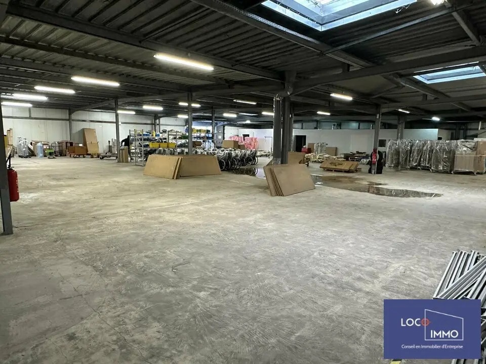 Flex in Bordeaux for lease Building Photo- Image 1 of 4