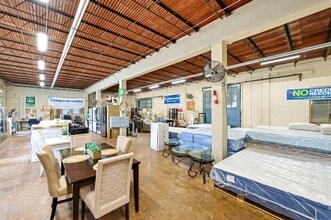1303 S Comal St, San Antonio, TX for lease Interior Photo- Image 2 of 7