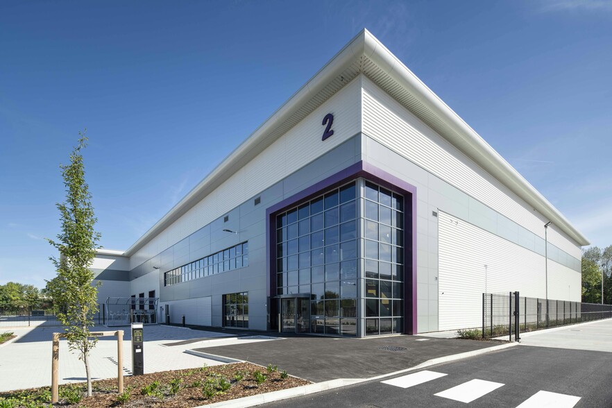 1-3 Test Ln, Southampton for lease - Building Photo - Image 2 of 28