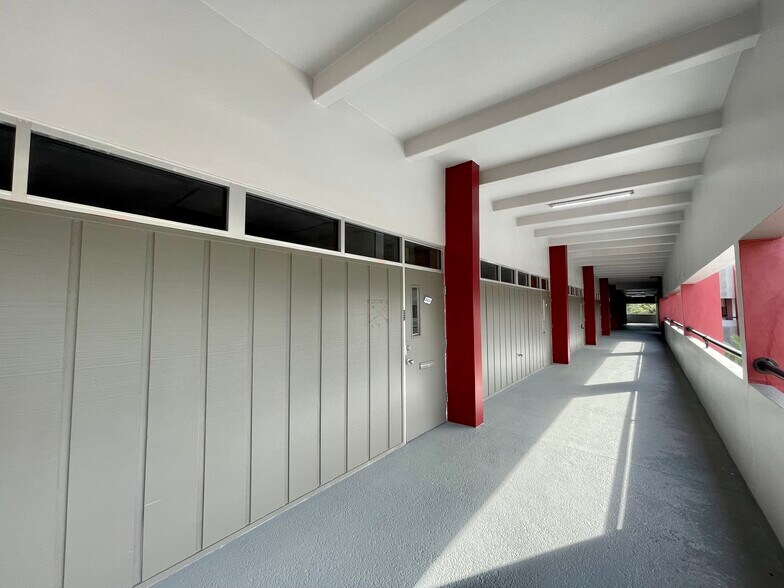 5975 W Sunrise Blvd, Sunrise, FL for lease - Interior Photo - Image 3 of 9