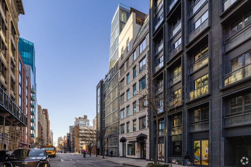 157 W 18th St, New York, NY for lease - Primary Photo - Image 1 of 7