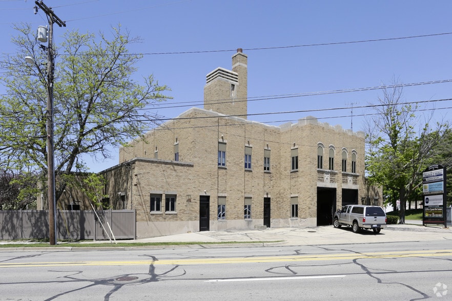 75 W Walton Ave, Muskegon, MI for sale - Building Photo - Image 2 of 3