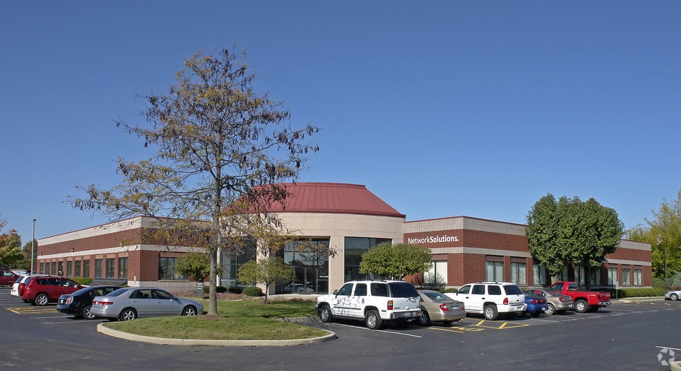 1 Bronze Pointe Blvd, Swansea, IL for lease - Primary Photo - Image 1 of 66