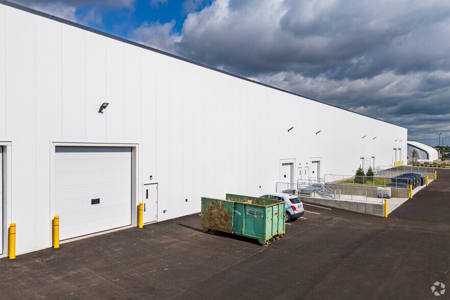Rue Louis-Blériot, Mascouche, QC for lease - Building Photo - Image 2 of 4
