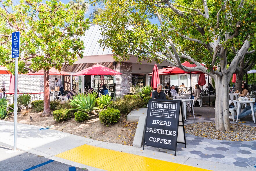 20929 Ventura Blvd, Woodland Hills, CA à louer - Photo du bâtiment - Image 3 de 20