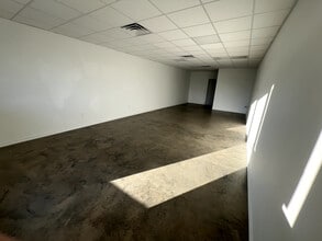 15306 N US Highway 69, Pollok, TX à louer Photo intérieure- Image 2 de 6