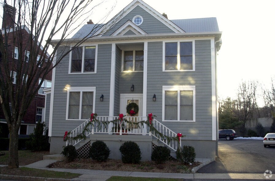 21 Cook Ave, Madison, NJ à vendre - Photo principale - Image 1 de 5