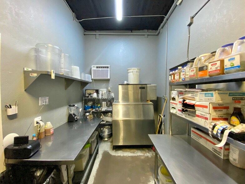 111 E Archer St, Jacksboro, TX à vendre - Photo du bâtiment - Image 3 de 13