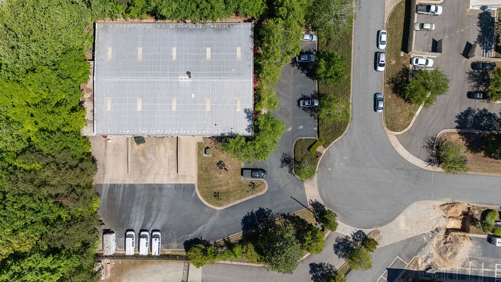 9350 Industrial Ter, Alpharetta, GA for sale - Building Photo - Image 3 of 13