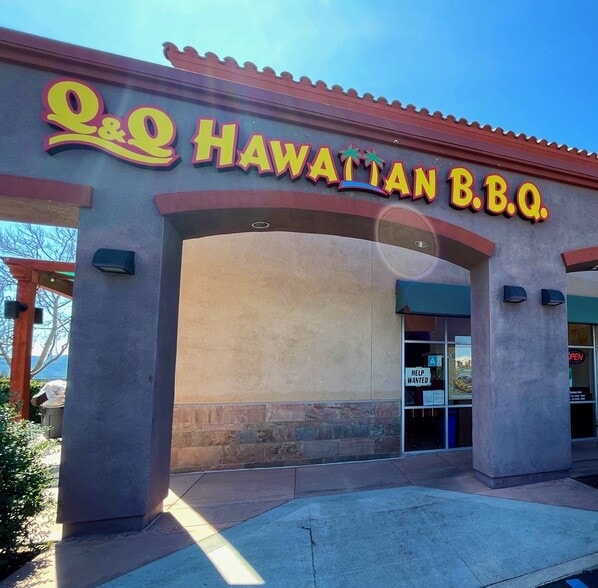 27550 Newhall Ranch Rd, Valencia, CA for lease - Building Photo - Image 3 of 12