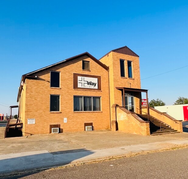 104 W Walnut Ave, Seminole, OK à vendre - Photo du bâtiment - Image 2 de 12