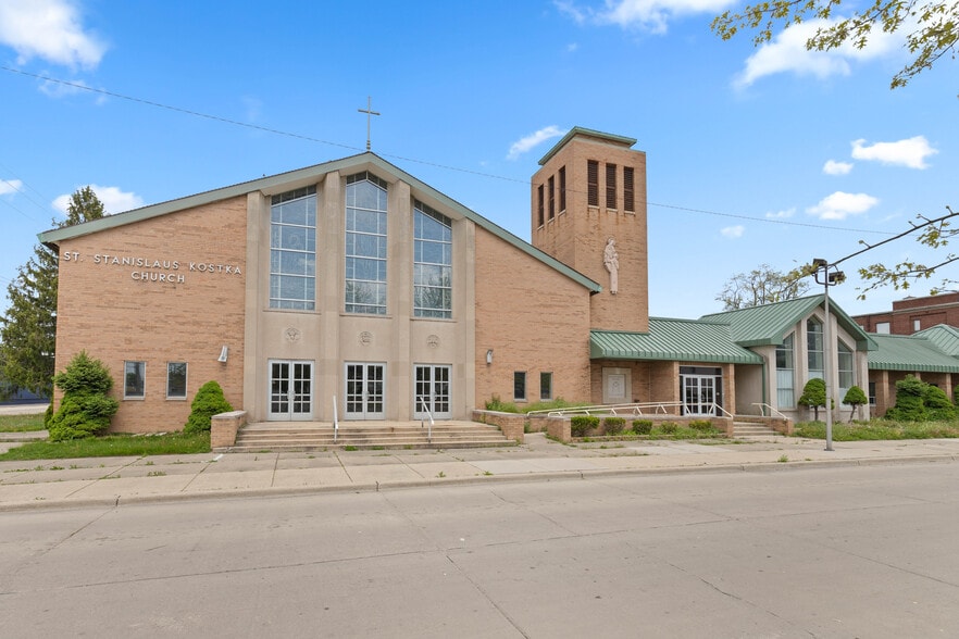 266 Antoine St, Wyandotte, MI for lease - Building Photo - Image 2 of 32