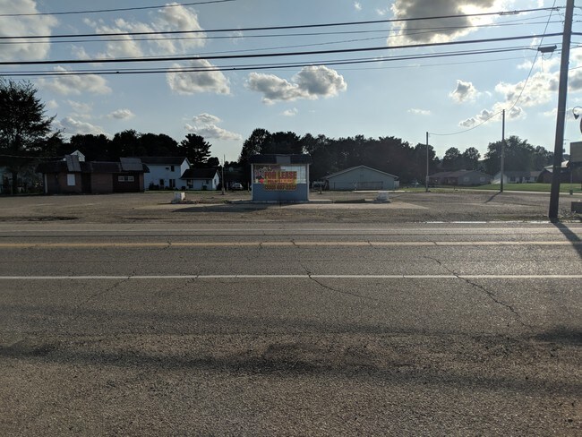 Plus de détails pour 998 N Wooster Ave, Strasburg, OH - Terrain à louer